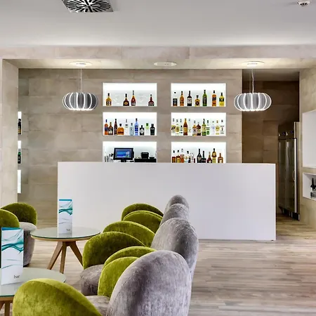 酒店 巴塞罗特吉塞海滩酒店 - 仅限成人